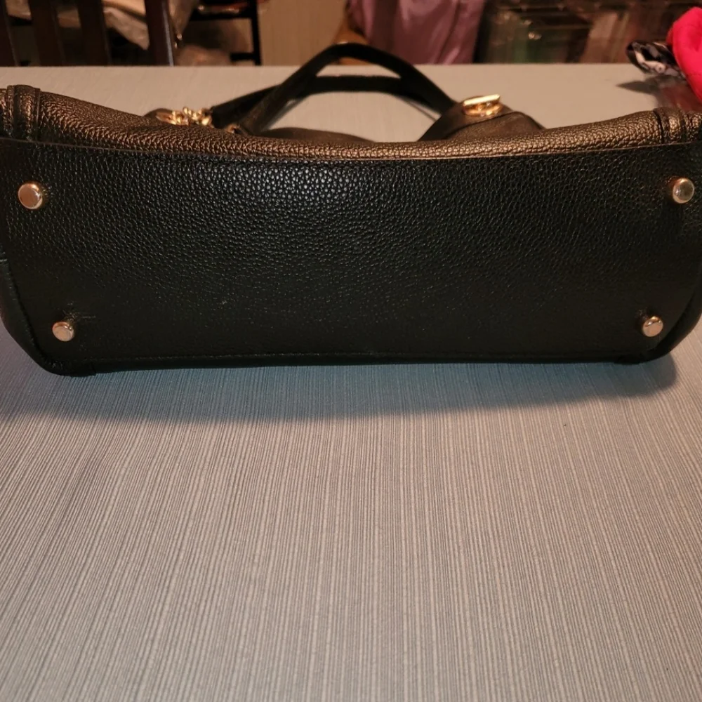 Coach EUC - Picture 3 of 8